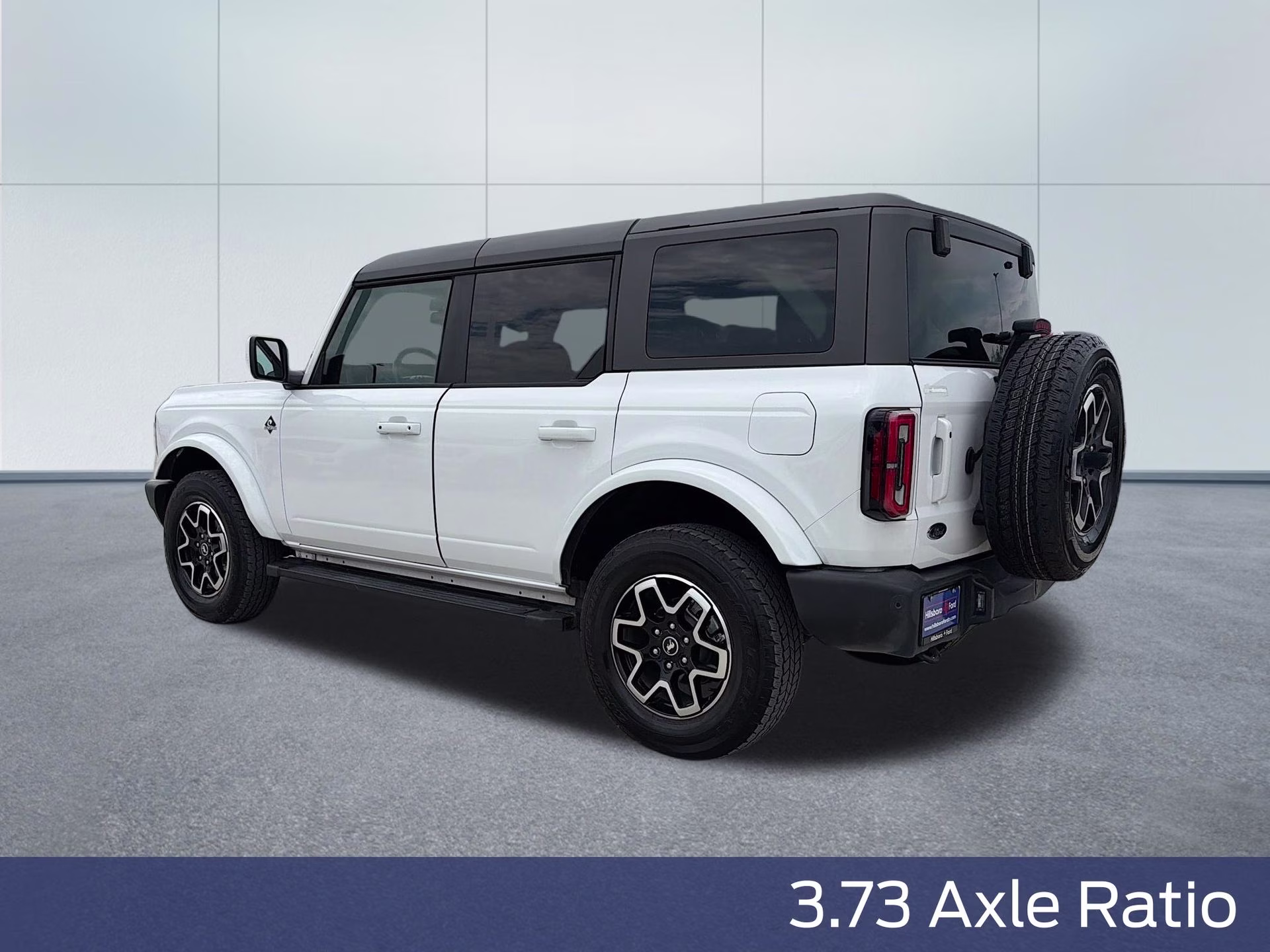 2024 Oxford White Ford Bronco Outer Banks 4X4 SUV