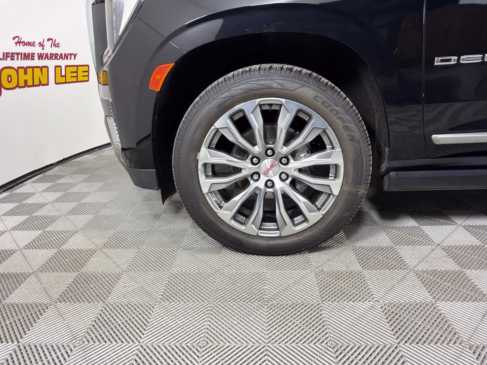2023 Onyx Black GMC Yukon Denali Denali 4X4 SUV