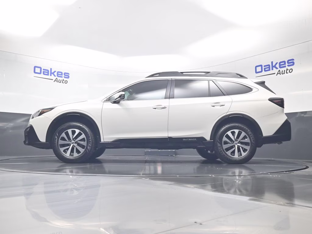 2020 Crystal White Pearl Subaru Outback Premium AWD SUV