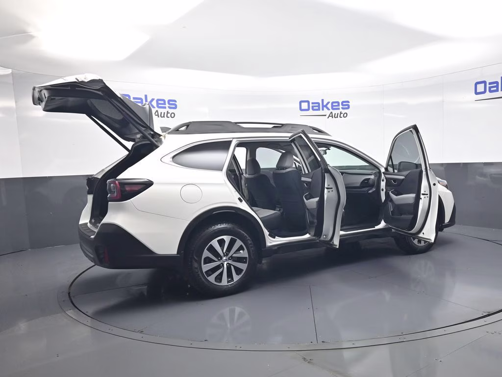 2020 Crystal White Pearl Subaru Outback Premium AWD SUV