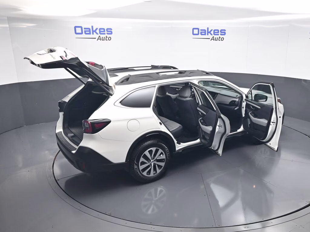 2020 Crystal White Pearl Subaru Outback Premium AWD SUV