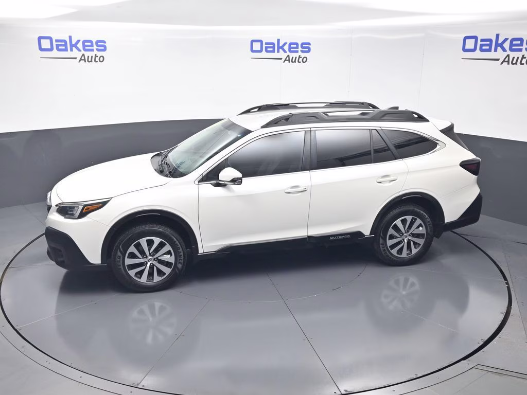 2020 Crystal White Pearl Subaru Outback Premium AWD SUV