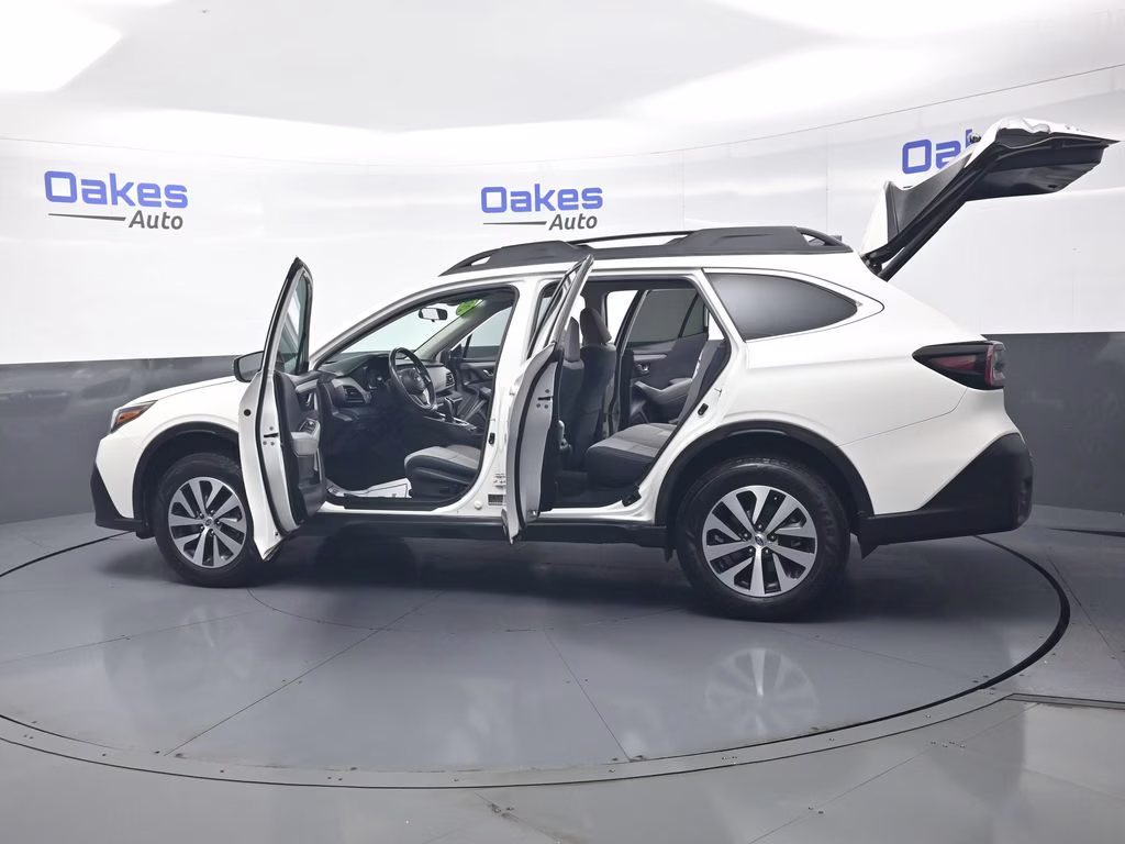 2020 Crystal White Pearl Subaru Outback Premium AWD SUV