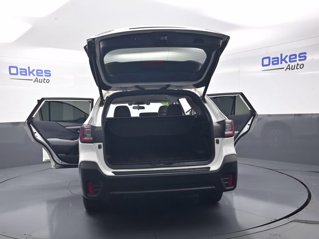 2020 Crystal White Pearl Subaru Outback Premium AWD SUV