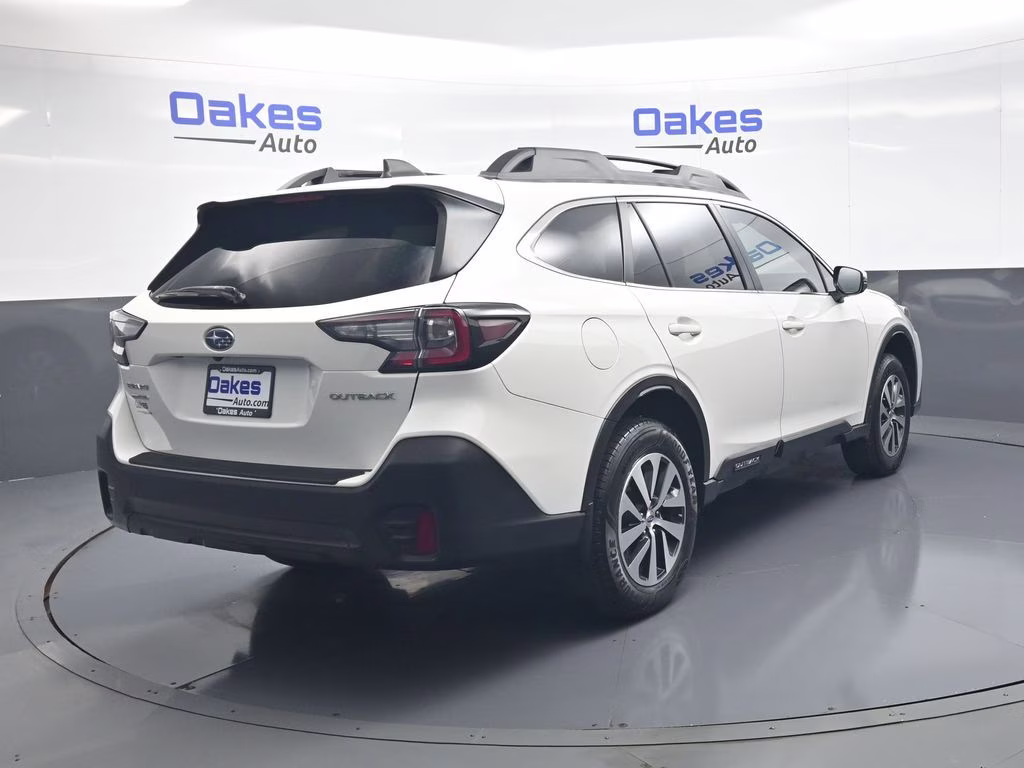2020 Crystal White Pearl Subaru Outback Premium AWD SUV