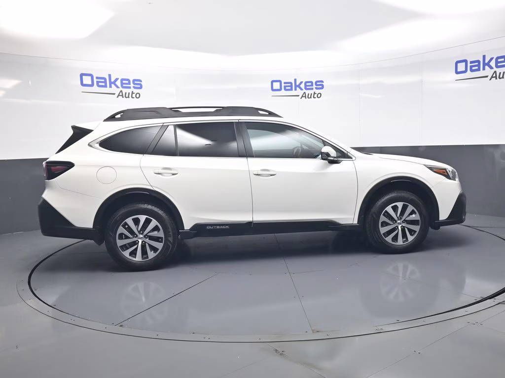 2020 Crystal White Pearl Subaru Outback Premium AWD SUV