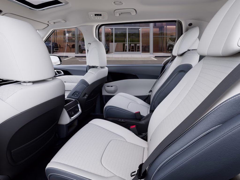 2026 Ceramic Silver Kia Carnival Hybrid SX Prestige FWD Van