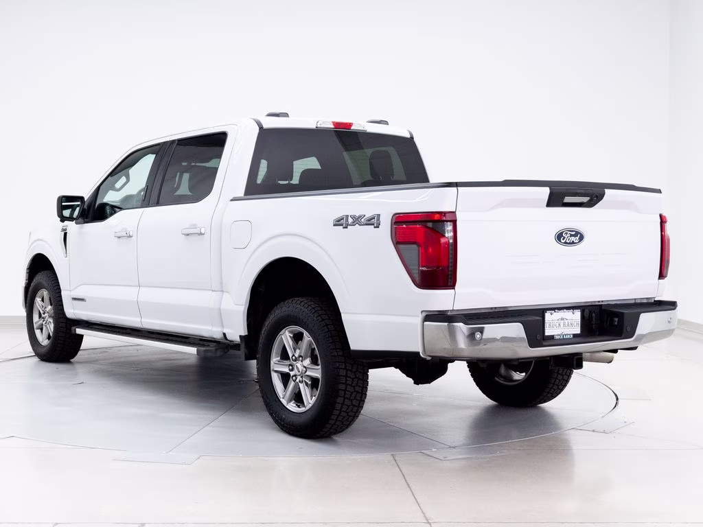 2024 Oxford White Ford F-150 XLT 4X4 Truck
