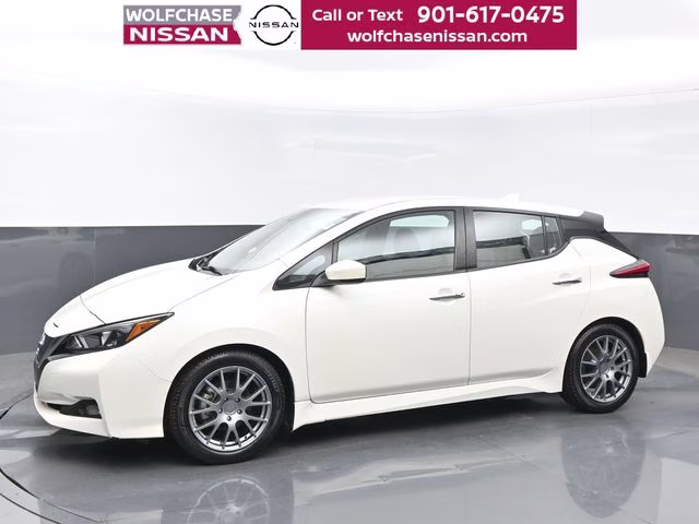 2022 Pearl White Nissan LEAF SV FWD Hatchback