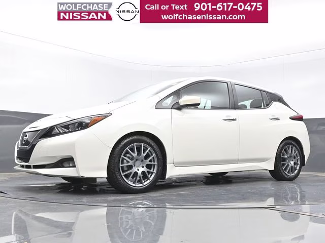 2022 Pearl White Nissan LEAF SV FWD Hatchback
