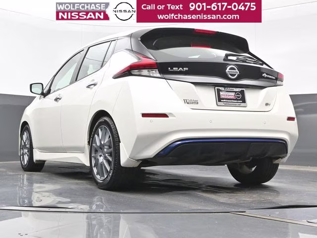 2022 Pearl White Nissan LEAF SV FWD Hatchback