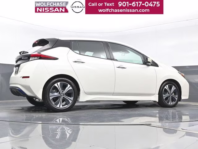 2022 Pearl White Nissan LEAF SV FWD Hatchback