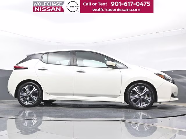 2022 Pearl White Nissan LEAF SV FWD Hatchback