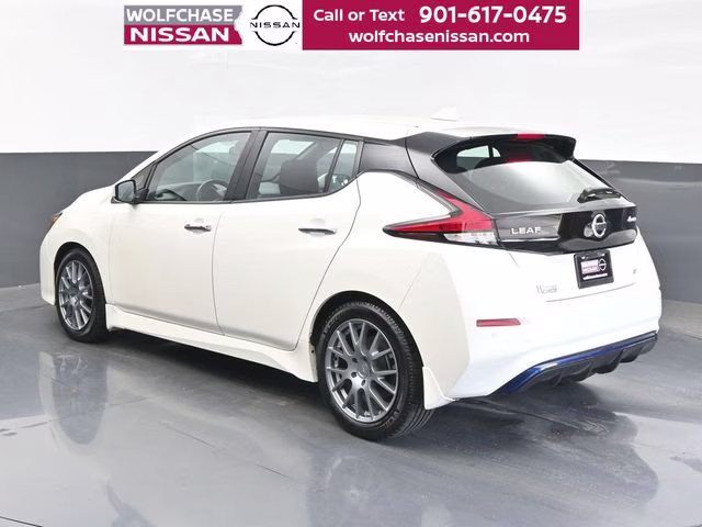 2022 Pearl White Nissan LEAF SV FWD Hatchback