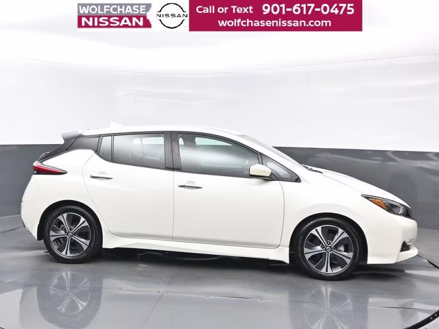 2022 Pearl White Nissan LEAF SV FWD Hatchback