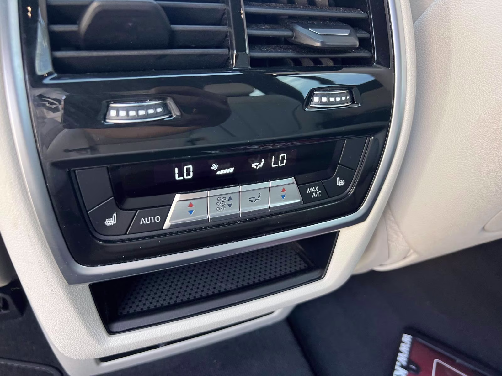 2024 Gray BMW X7 M60i AWD SUV
