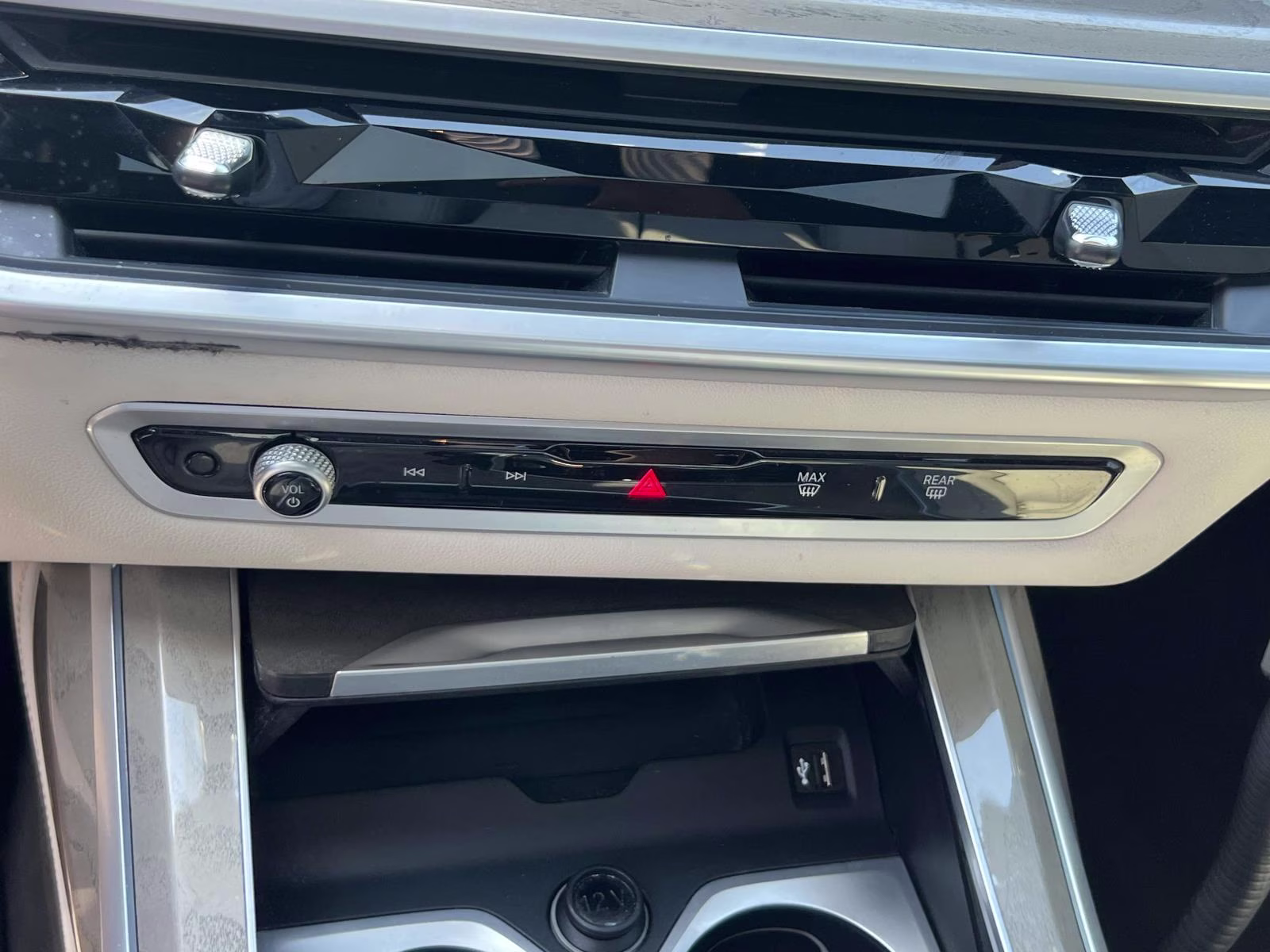 2024 Gray BMW X7 M60i AWD SUV