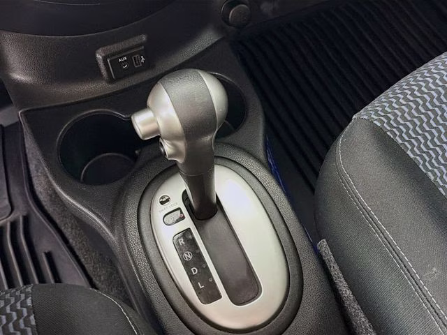 2018 Brilliant Silver Nissan Versa Note SV FWD Hatchback