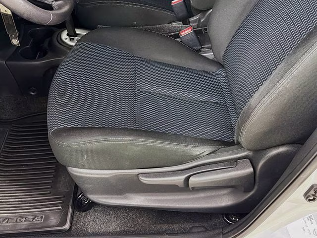 2018 Brilliant Silver Nissan Versa Note SV FWD Hatchback