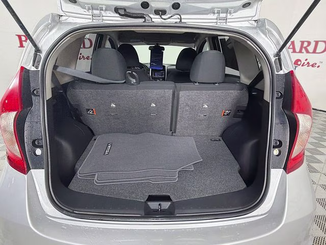 2018 Brilliant Silver Nissan Versa Note SV FWD Hatchback