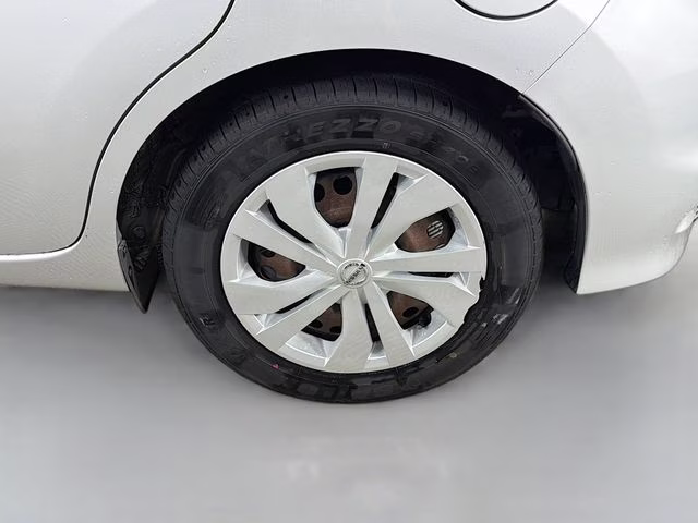 2018 Brilliant Silver Nissan Versa Note SV FWD Hatchback