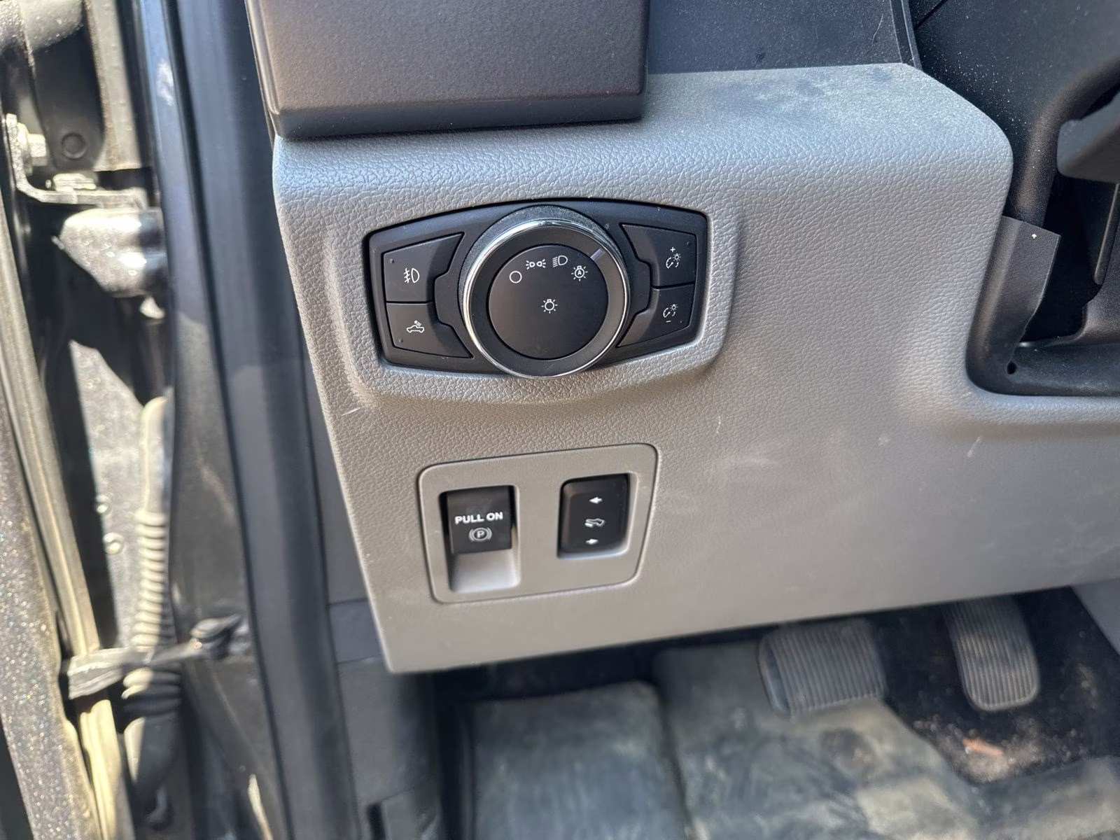 2019 Magnetic Metallic Ford F-150 XLT 4X4 Truck
