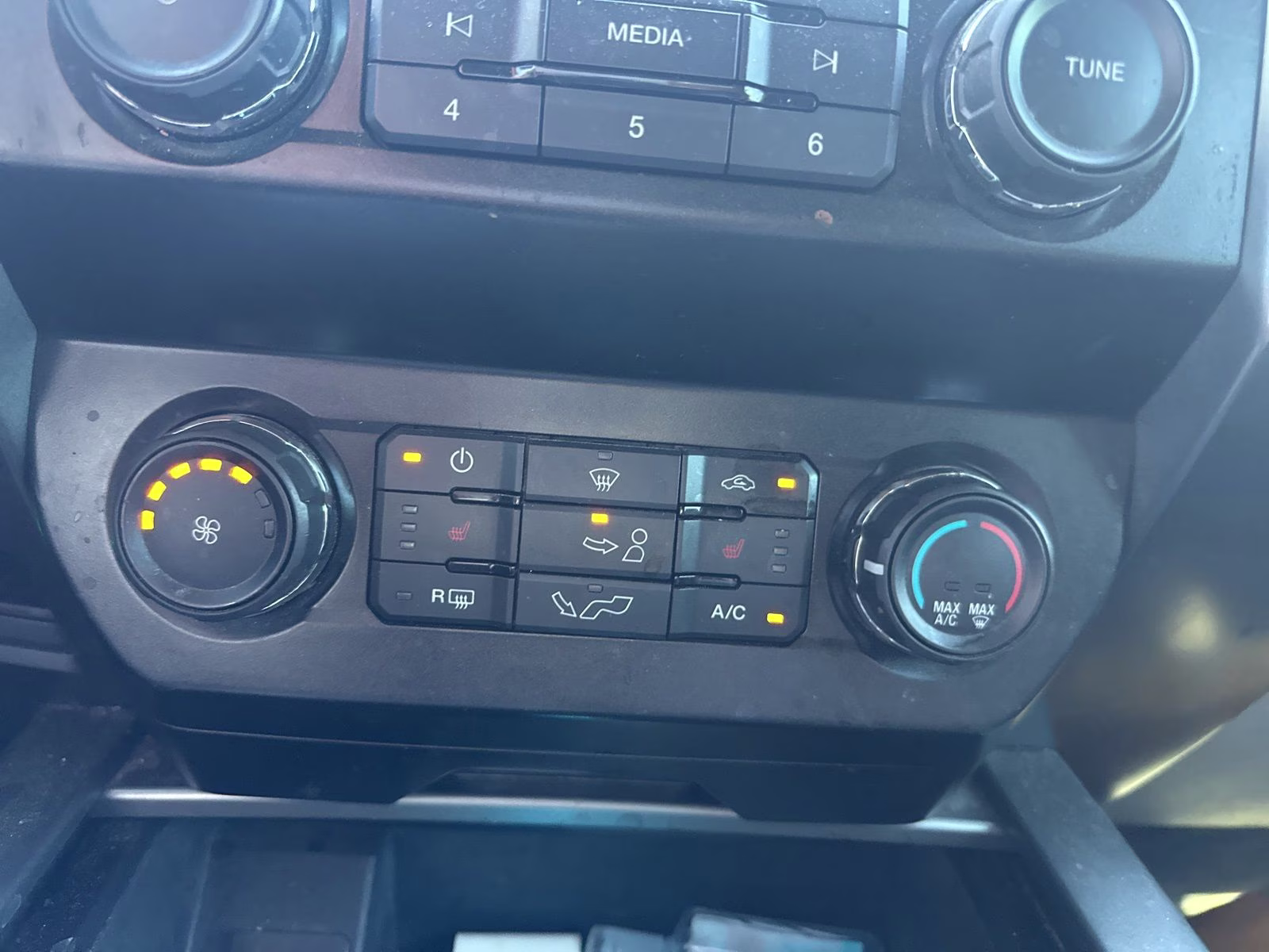 2019 Magnetic Metallic Ford F-150 XLT 4X4 Truck