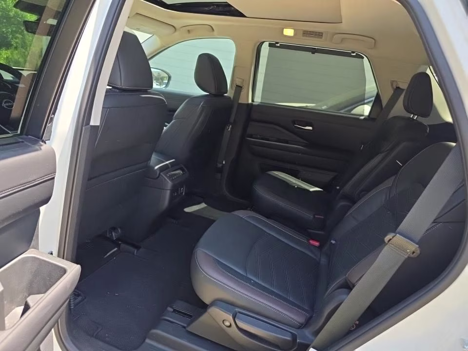 2023 Pearl White Nissan Pathfinder Platinum FWD SUV