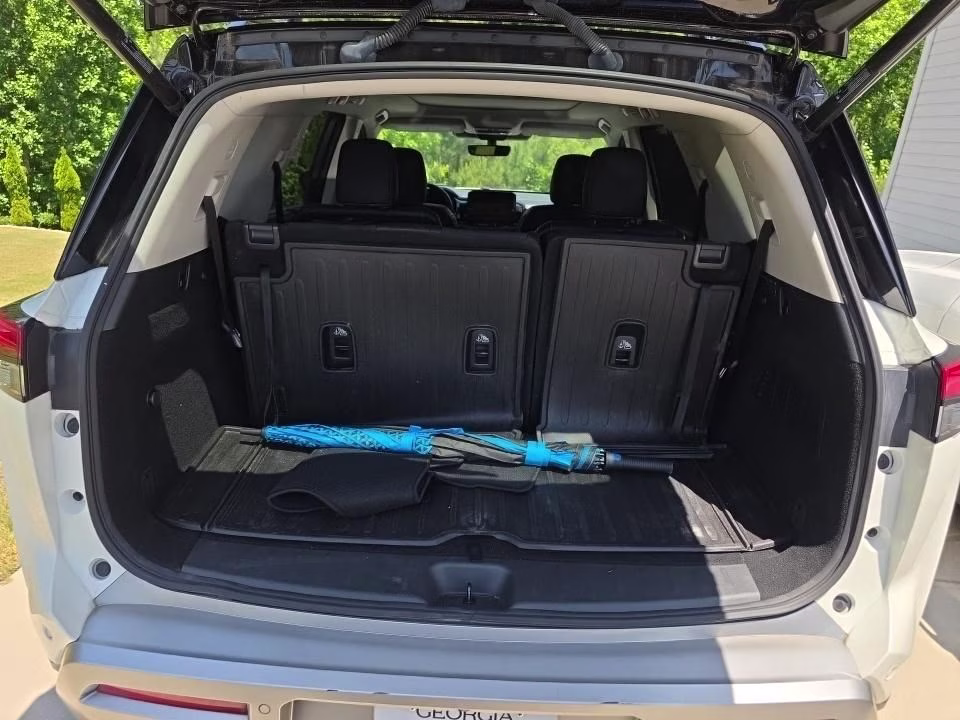 2023 Pearl White Nissan Pathfinder Platinum FWD SUV