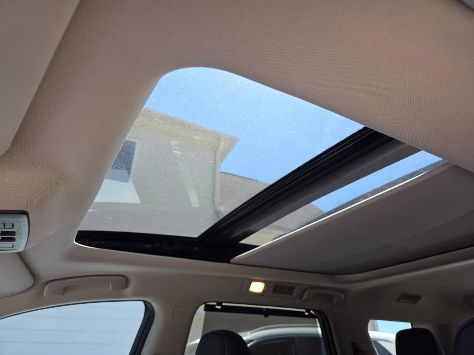 2023 Pearl White Nissan Pathfinder Platinum FWD SUV