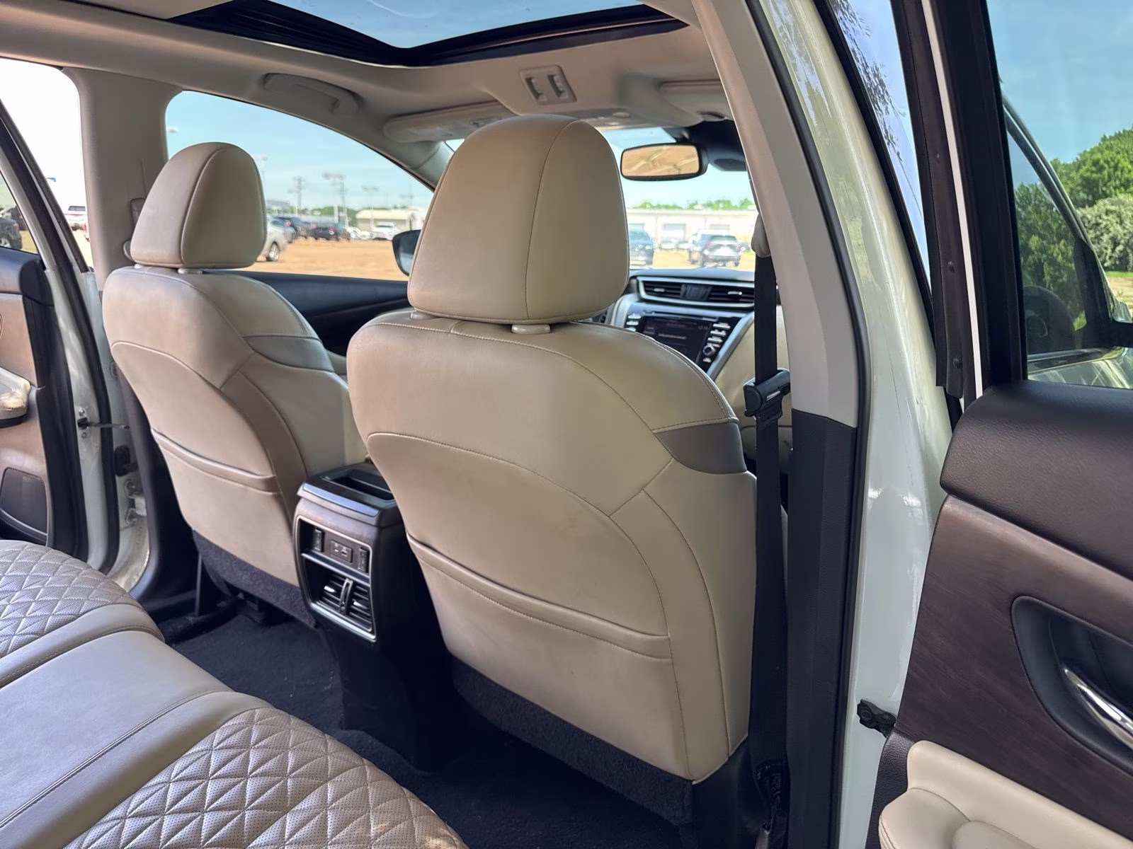 2023 Pearl White Nissan Murano Platinum FWD SUV