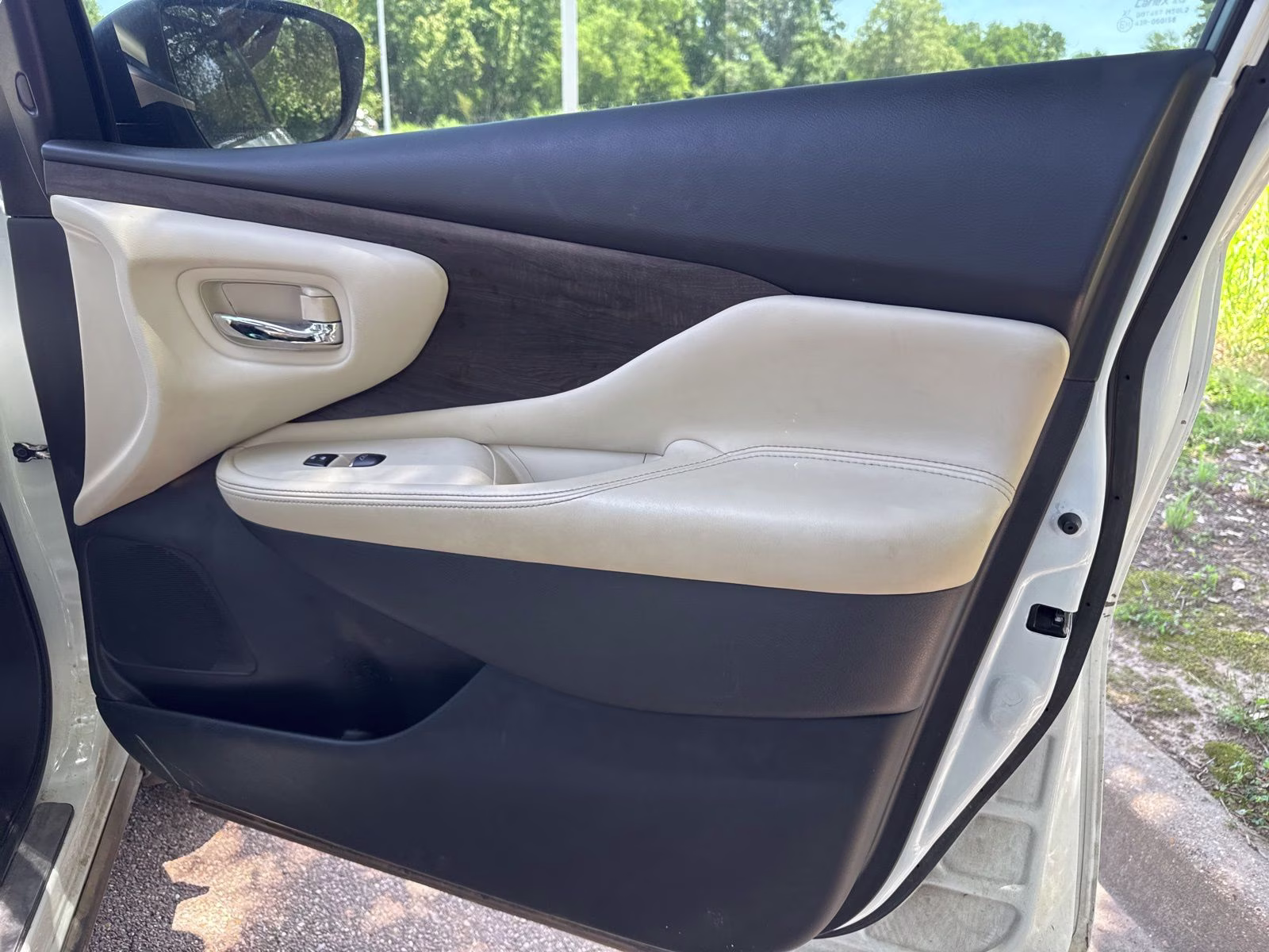 2023 Pearl White Nissan Murano Platinum FWD SUV