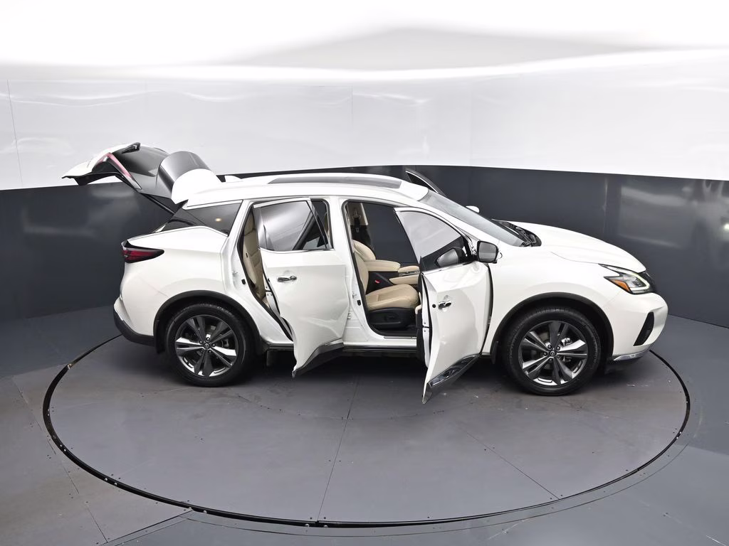 2023 Pearl White Nissan Murano Platinum FWD SUV