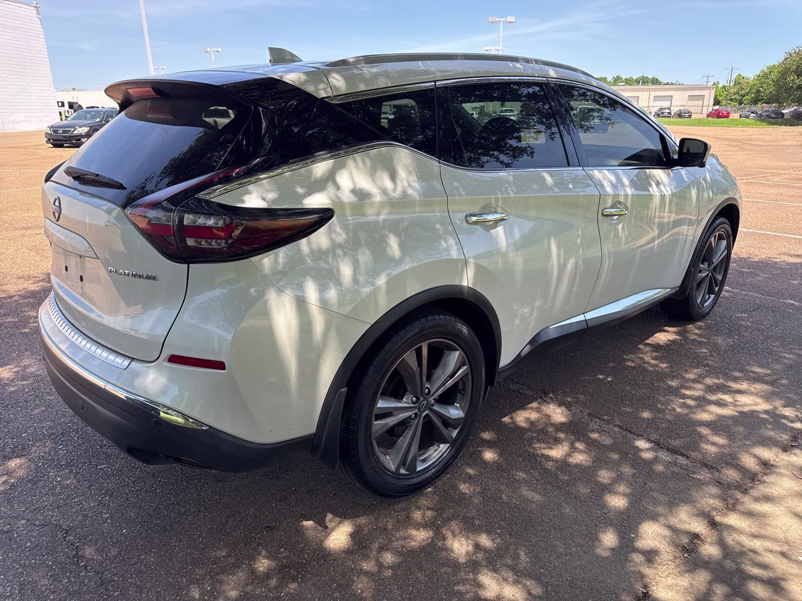2023 Pearl White Nissan Murano Platinum FWD SUV