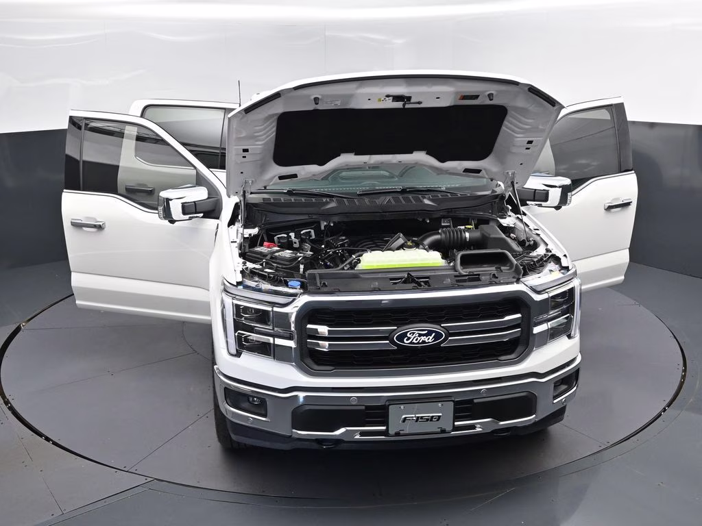 2025 White Metallic Ford F-150 Lariat 4X4 Truck