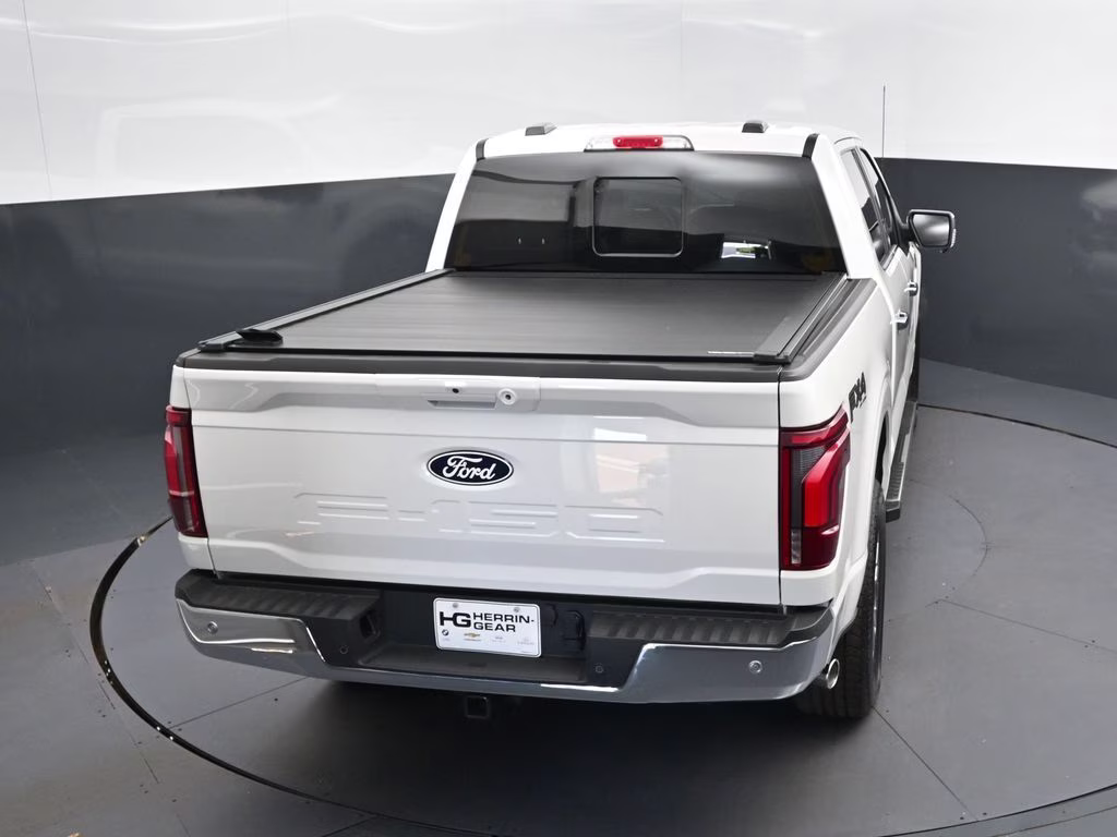 2025 White Metallic Ford F-150 Lariat 4X4 Truck