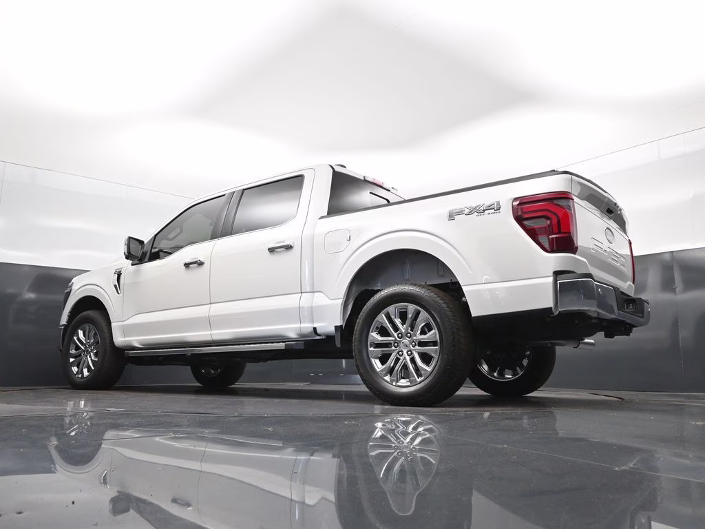 2025 White Metallic Ford F-150 Lariat 4X4 Truck