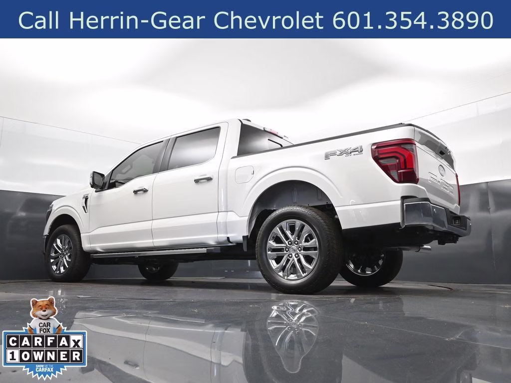 2025 White Metallic Ford F-150 Lariat 4X4 Truck