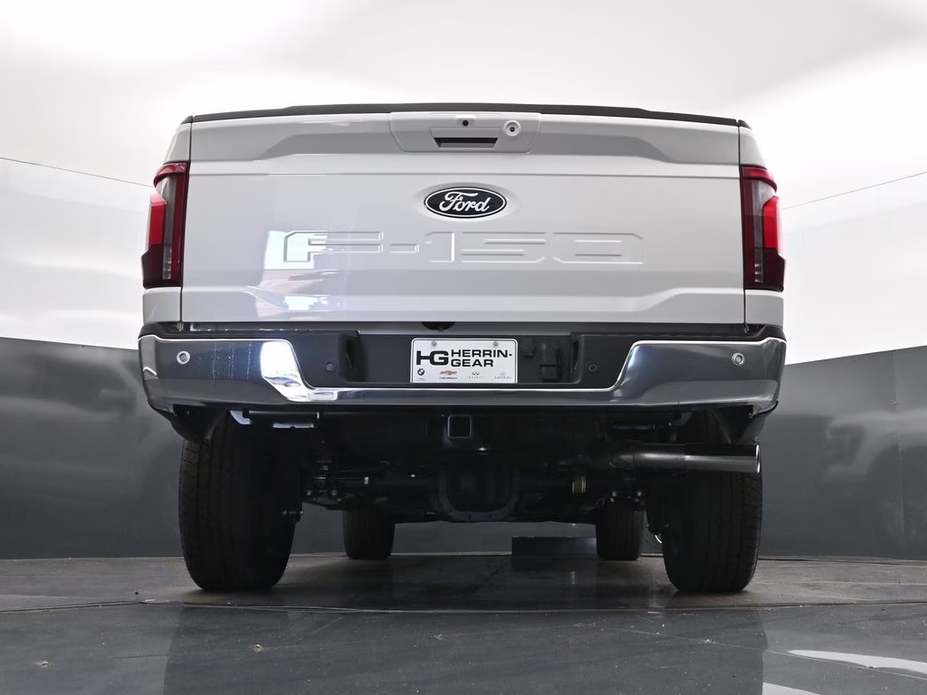 2025 White Metallic Ford F-150 Lariat 4X4 Truck