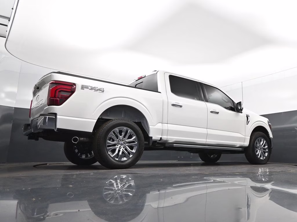 2025 White Metallic Ford F-150 Lariat 4X4 Truck