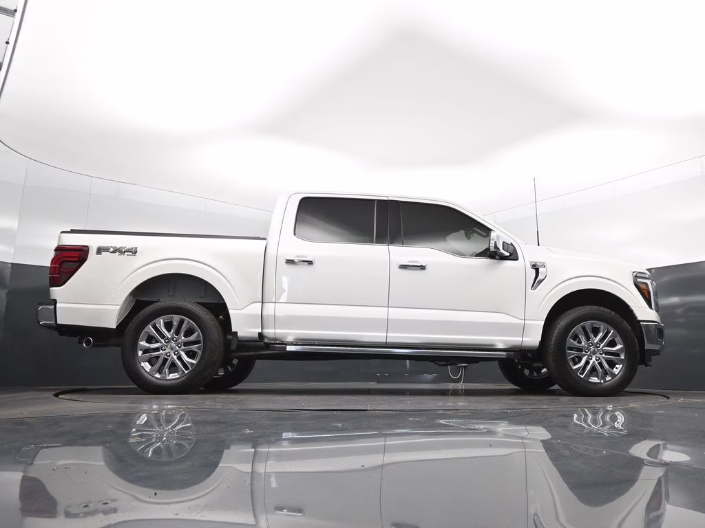 2025 White Metallic Ford F-150 Lariat 4X4 Truck