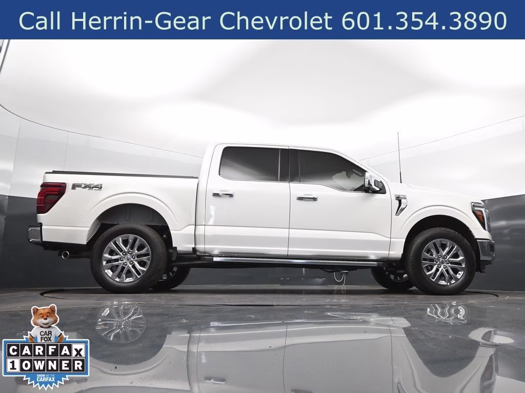 2025 White Metallic Ford F-150 Lariat 4X4 Truck