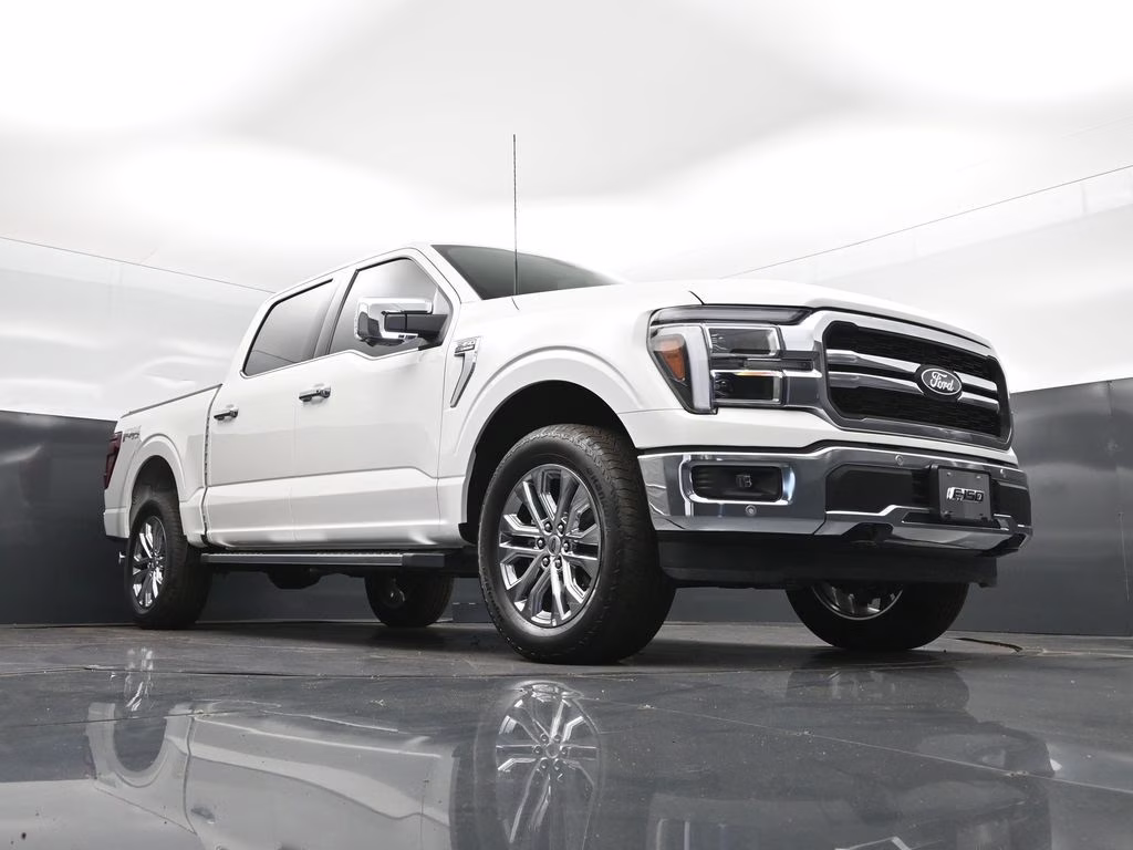 2025 White Metallic Ford F-150 Lariat 4X4 Truck