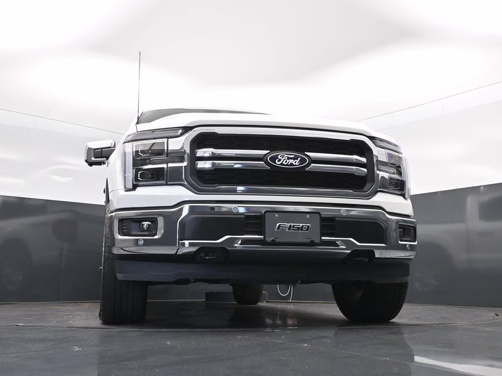 2025 White Metallic Ford F-150 Lariat 4X4 Truck