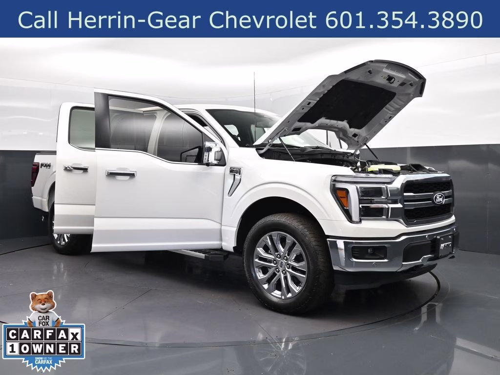 2025 White Metallic Ford F-150 Lariat 4X4 Truck