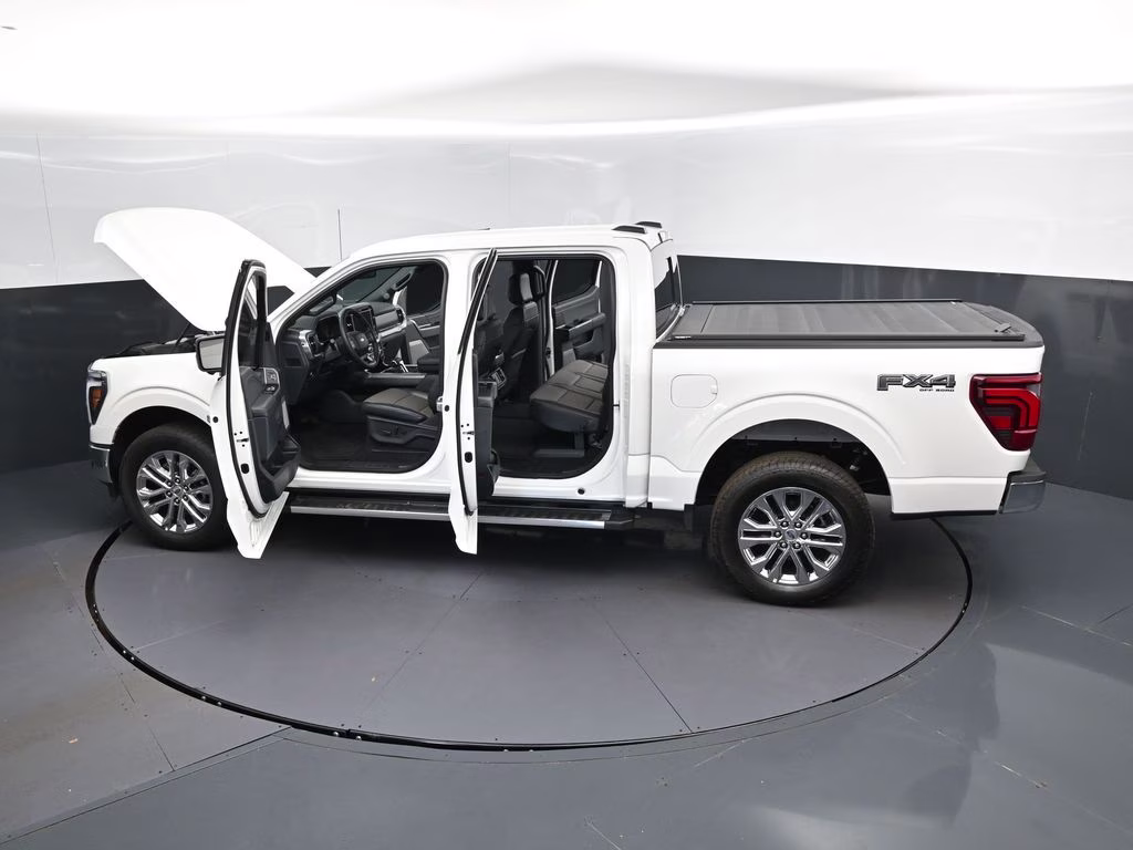 2025 White Metallic Ford F-150 Lariat 4X4 Truck