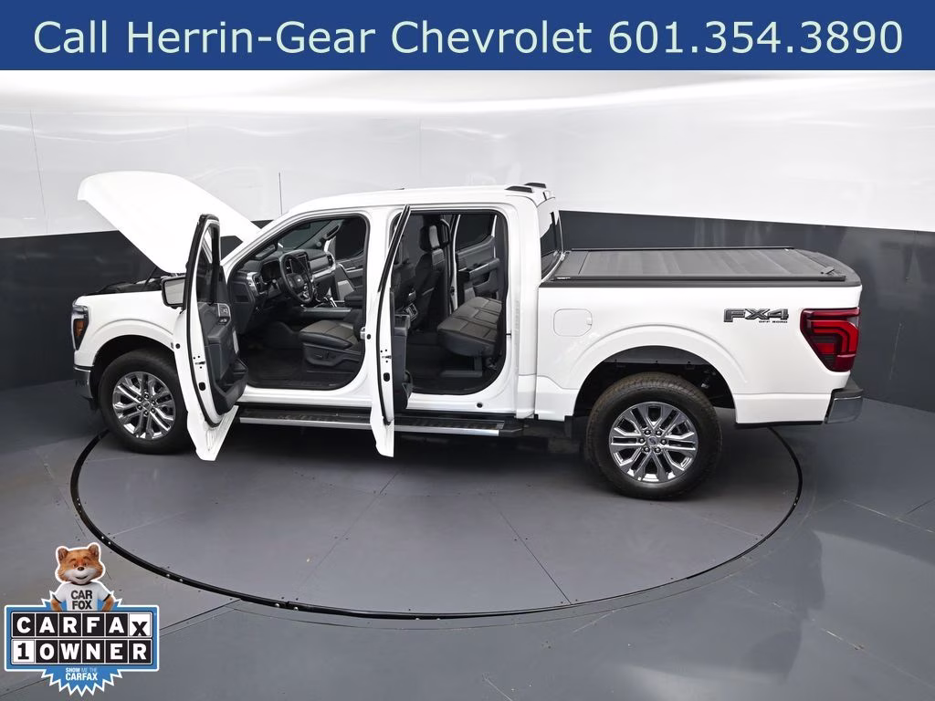 2025 White Metallic Ford F-150 Lariat 4X4 Truck