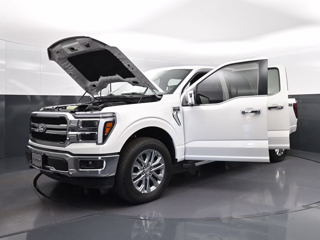 2025 White Metallic Ford F-150 Lariat 4X4 Truck