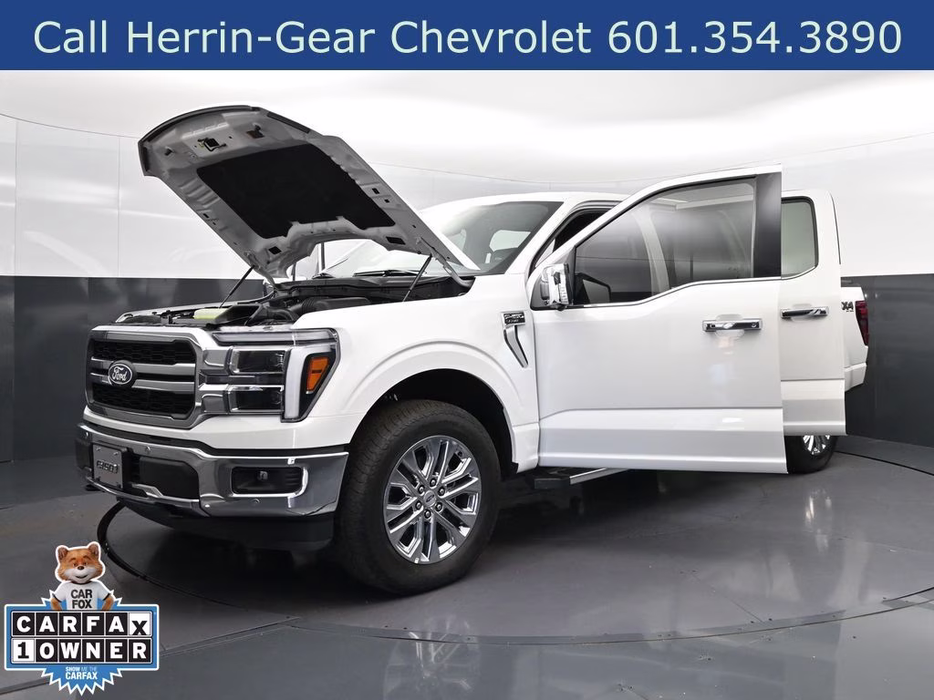 2025 White Metallic Ford F-150 Lariat 4X4 Truck