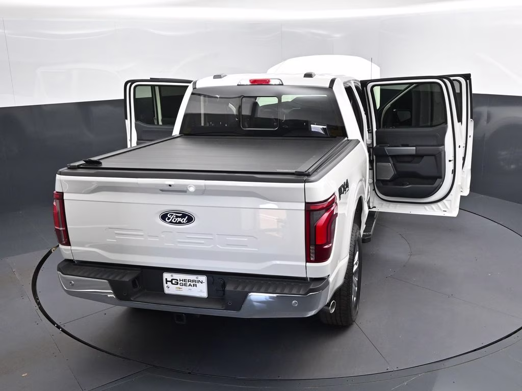2025 White Metallic Ford F-150 Lariat 4X4 Truck
